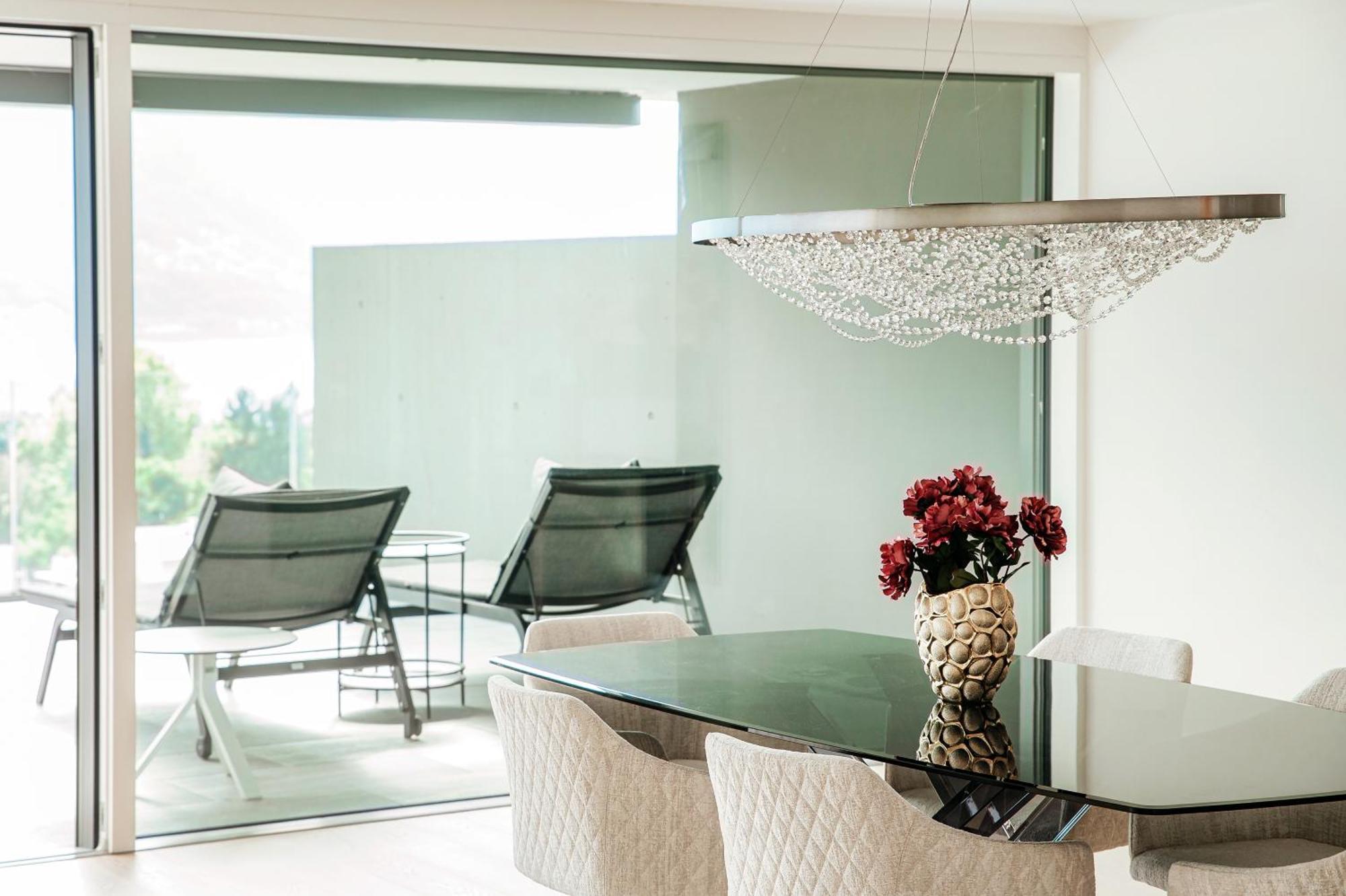 瑞士，MinusioLuxury Minusio By Quokka 360 - Modern With Terrace And Amazing  Lake View公寓- 立即预订，2025年价格